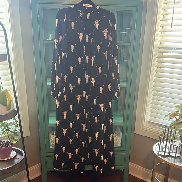 Buddy Love Cow Skull Duster - Picture 1 of 4